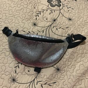 Gray fanny pack
